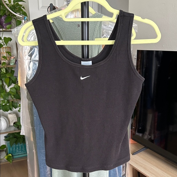 Nike Tops - Nike Ribbed Sports Tank. Size Large. Black.